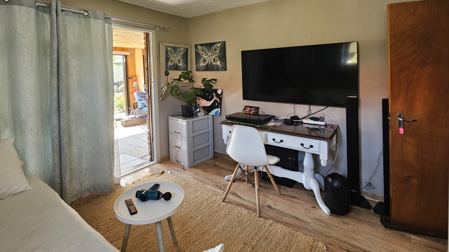5 Bedroom Property for Sale in Voelklip Western Cape